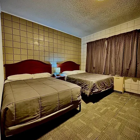 Caravel Motel Swift Current Exterior photo